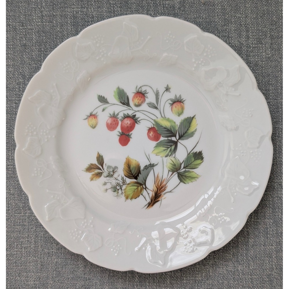Dansk 8" Plates Set 4 Scallop Edge Strawberry Blueberry Raspberry Blackberry